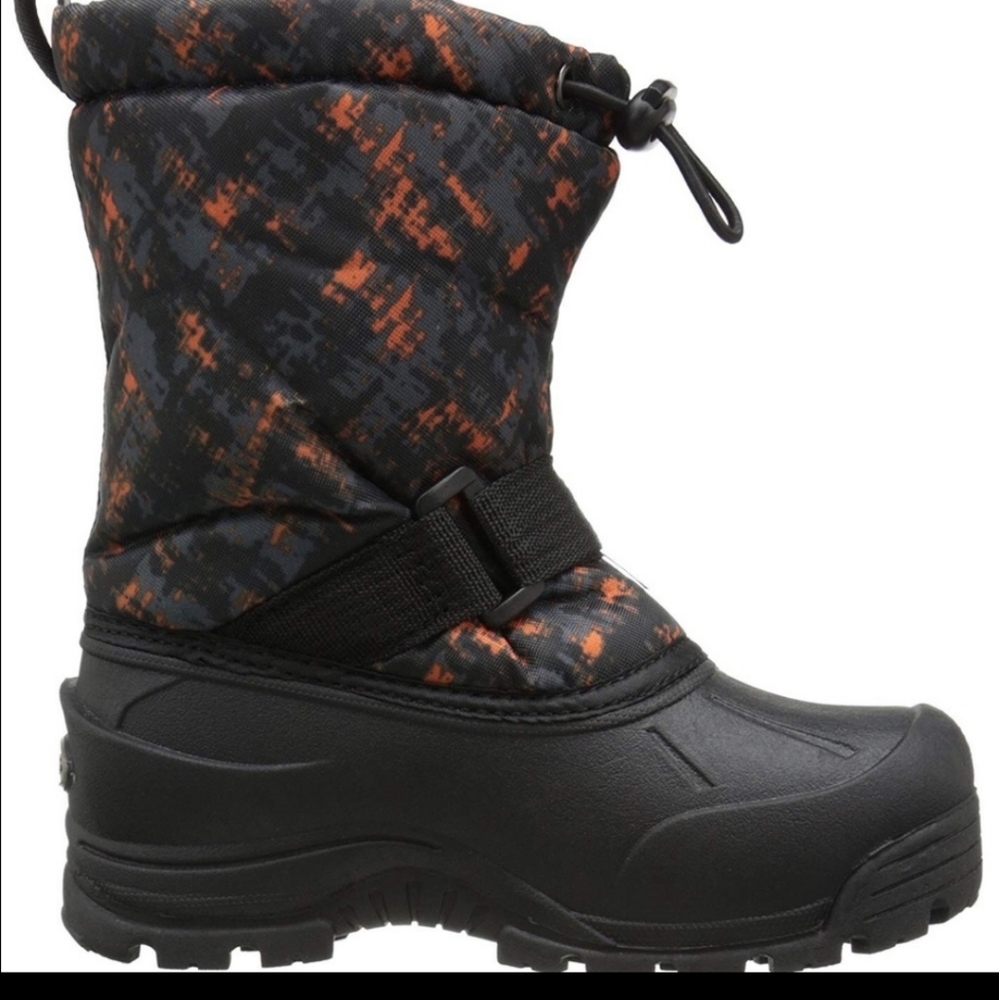 Snow boots